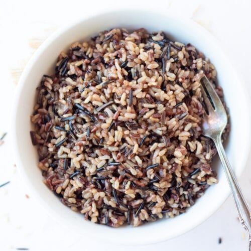 White Rice vs Wild Rice: Contrasting Grains