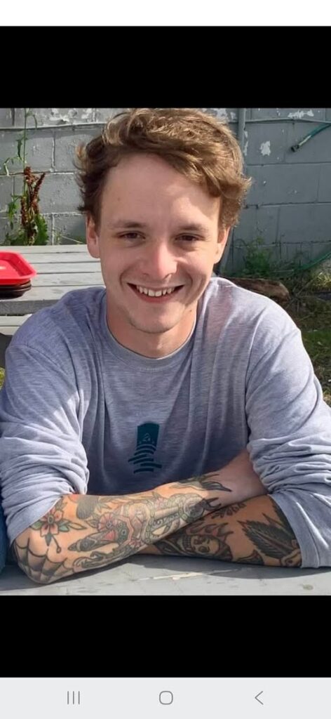 Tom Manderson: A Life Filled with Love, Laughter, and Community