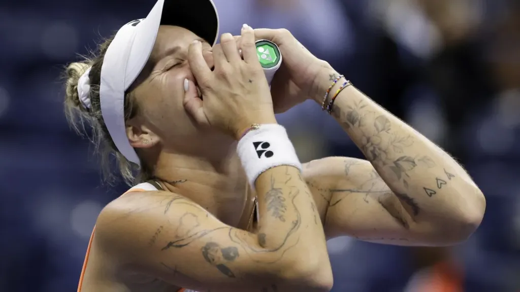 Sabalenka Advances to U.S. Open Semifinals After Vondrousova’s Withdrawal